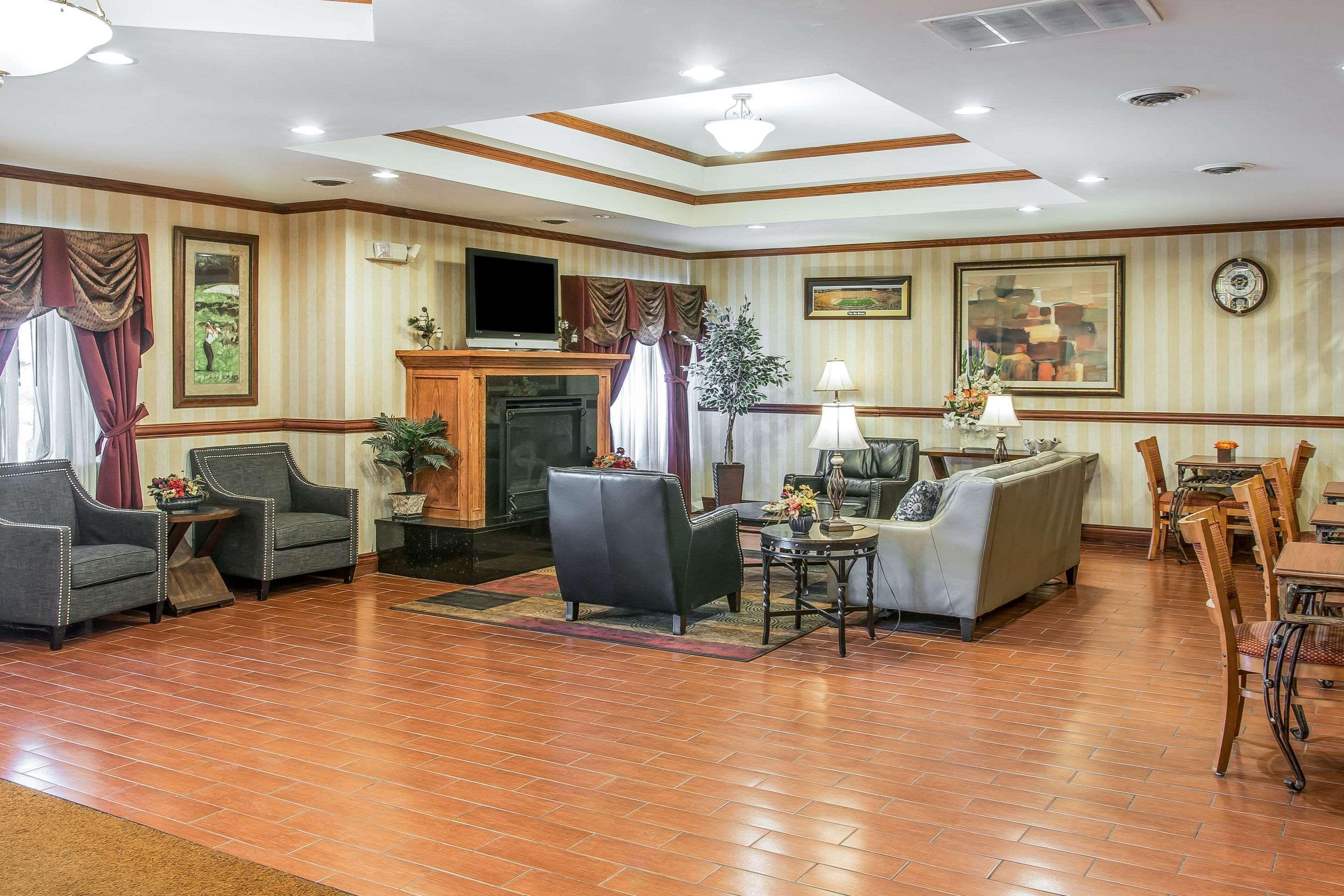 Quality Inn & Suites Ann Arbor Hwy 23 Bagian luar foto