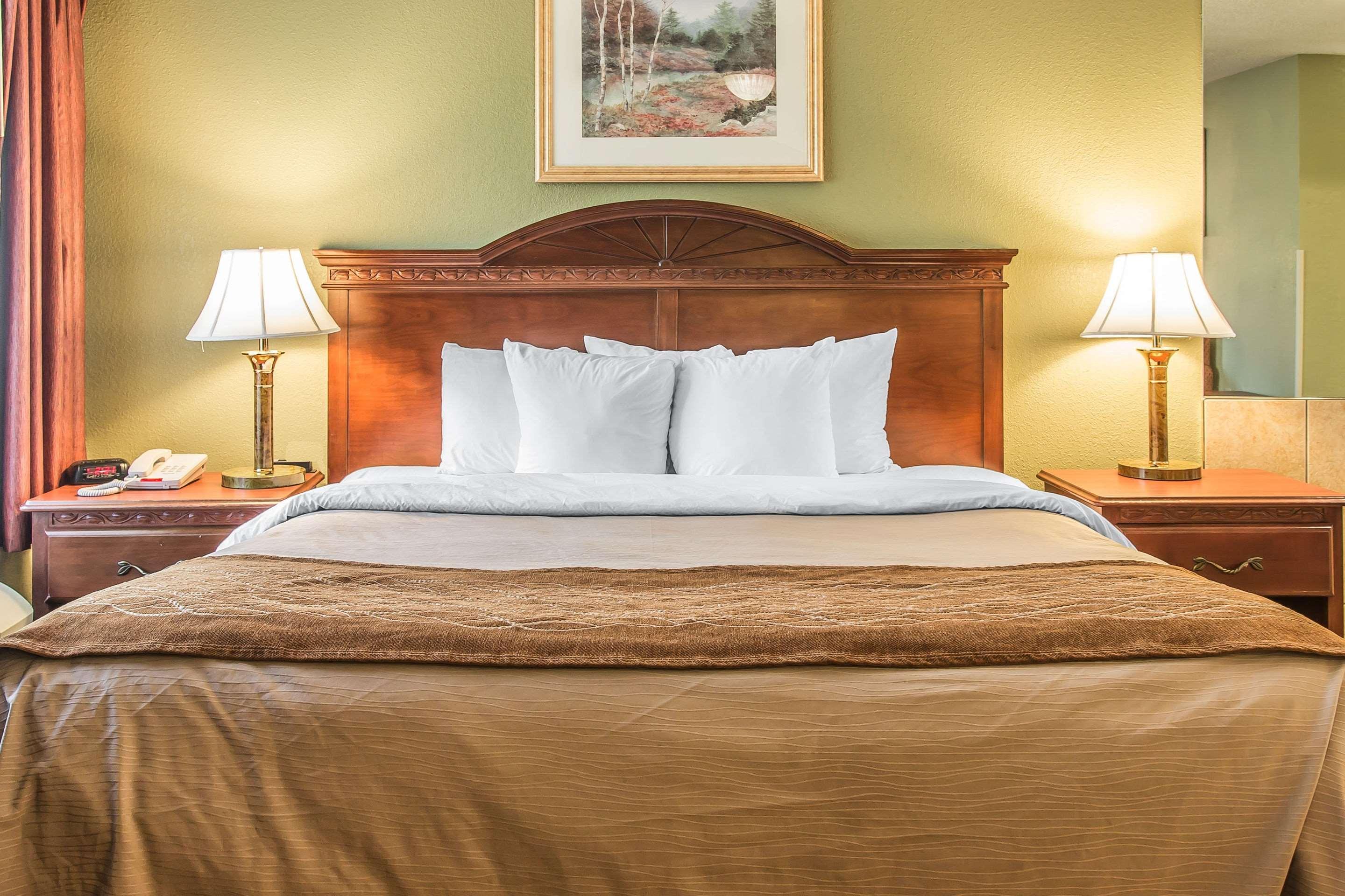 Quality Inn & Suites Ann Arbor Hwy 23 Bagian luar foto