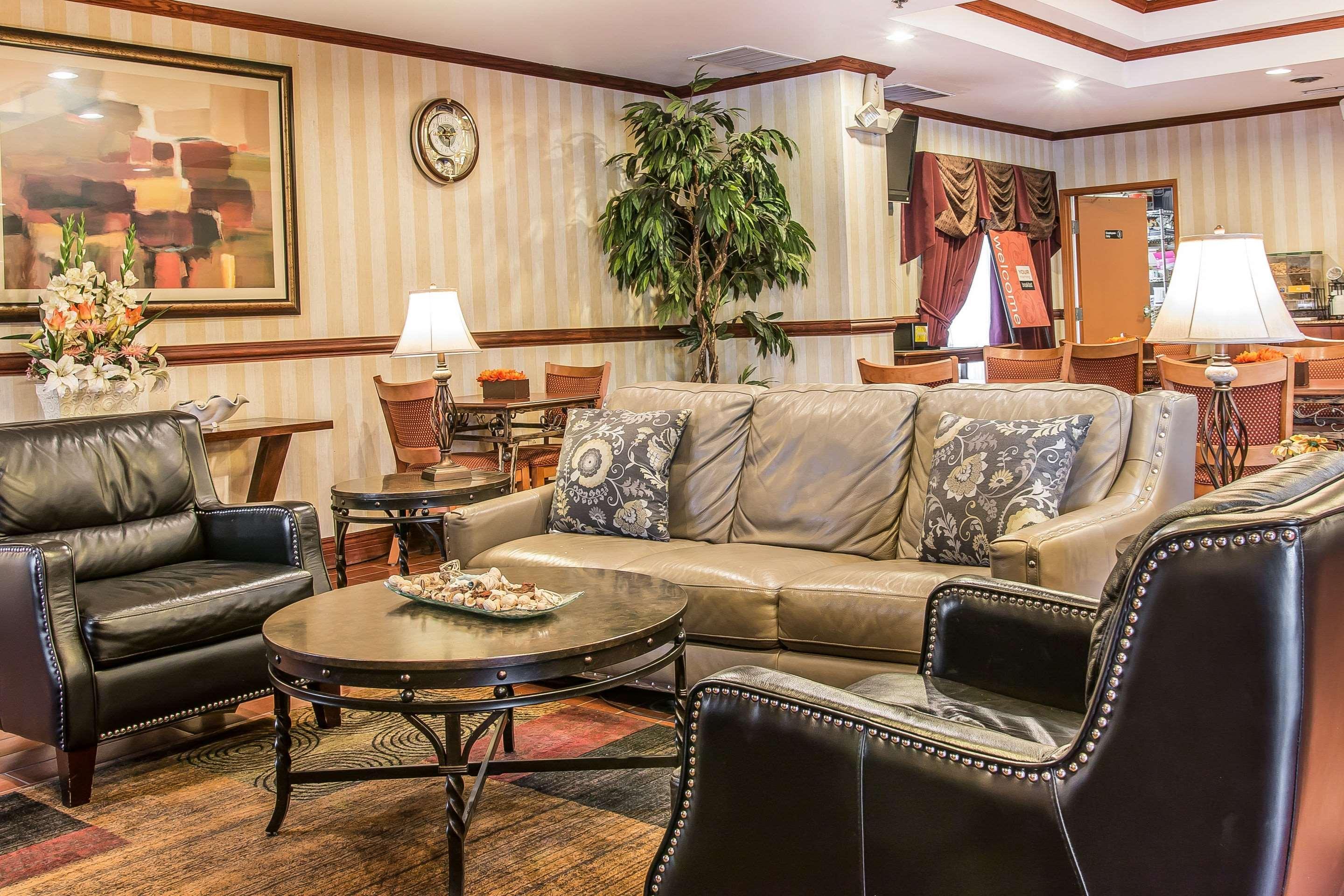 Quality Inn & Suites Ann Arbor Hwy 23 Bagian luar foto