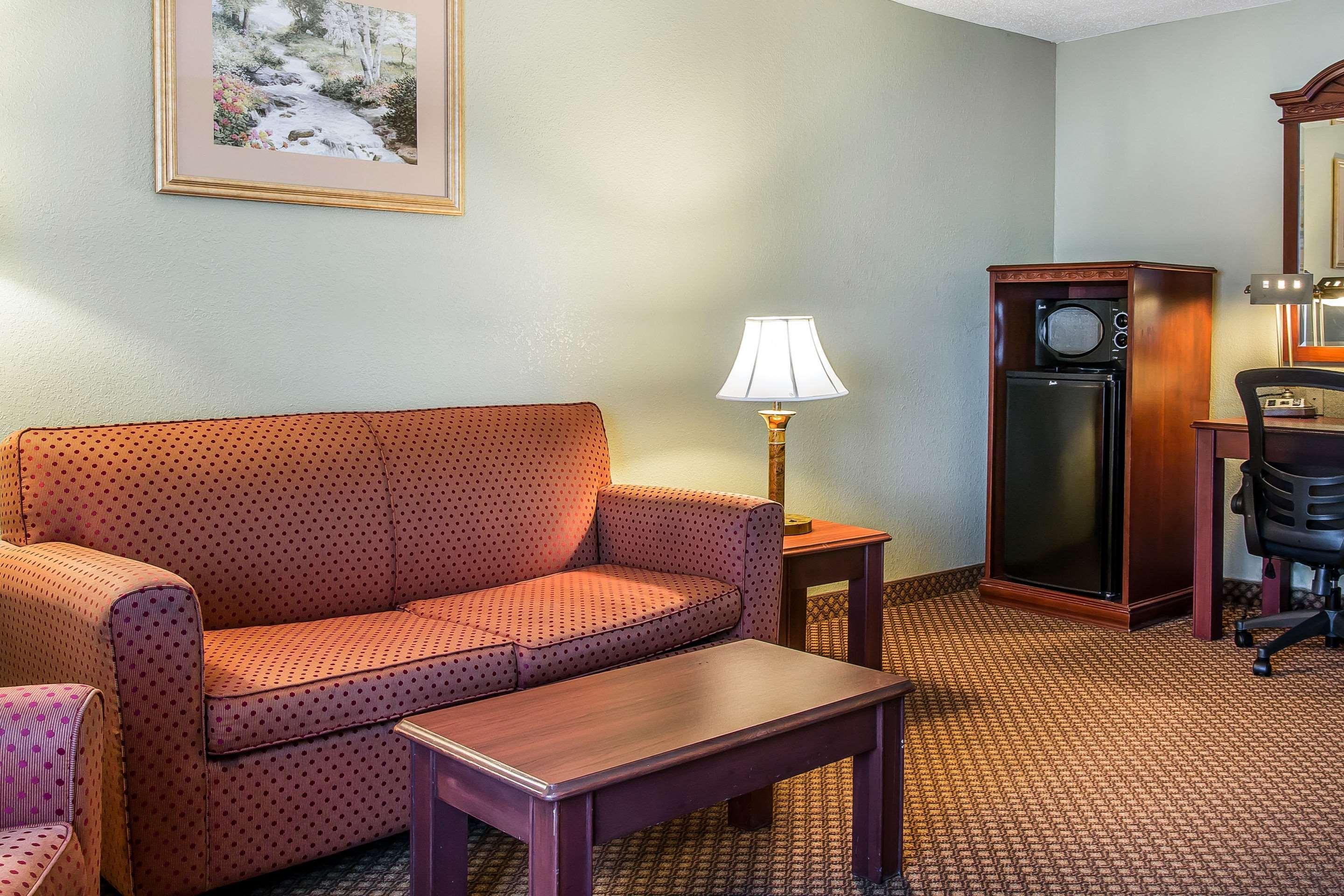 Quality Inn & Suites Ann Arbor Hwy 23 Bagian luar foto