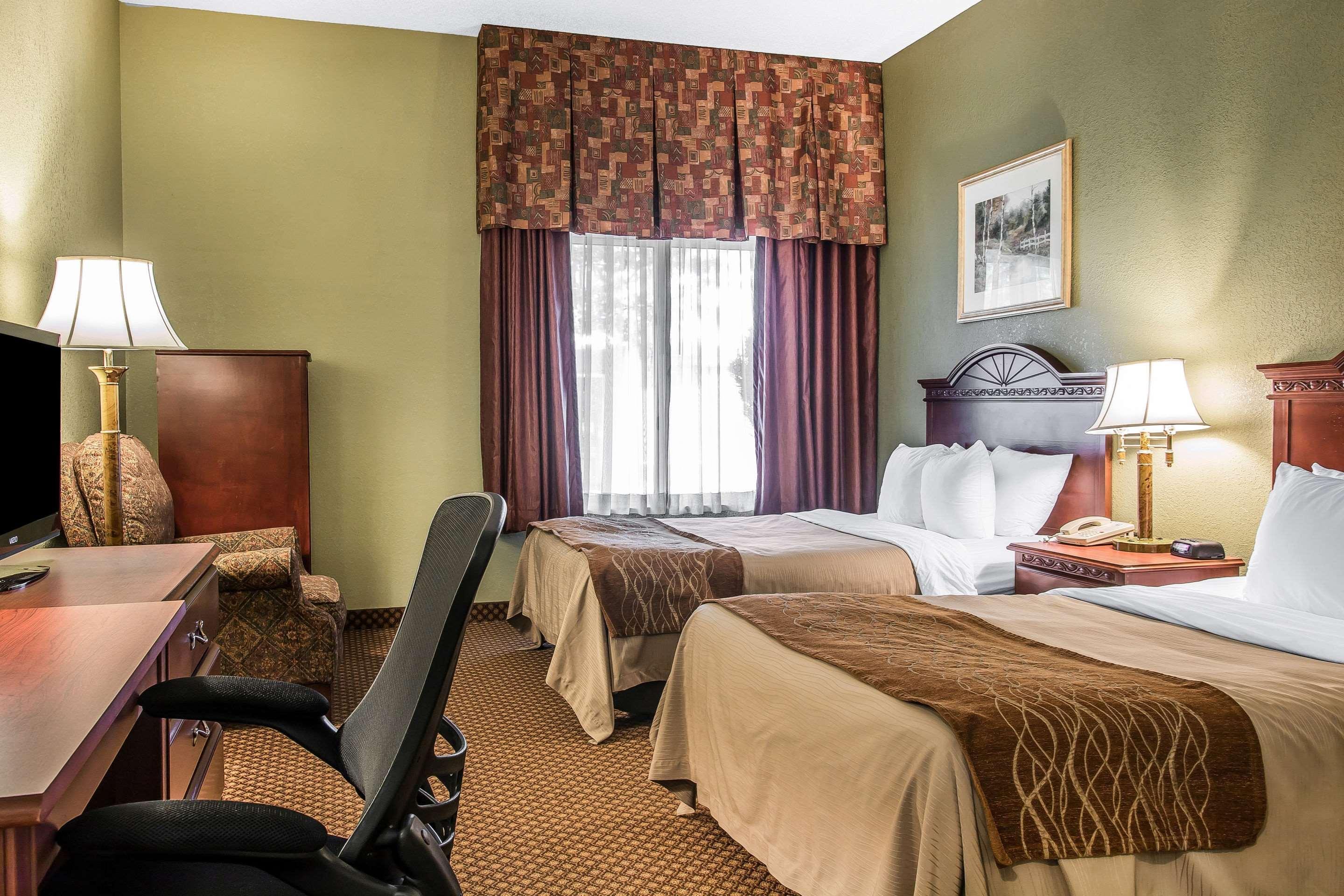 Quality Inn & Suites Ann Arbor Hwy 23 Bagian luar foto
